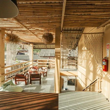 U'Re Holitel Hotel Hatrin Kültér fotó