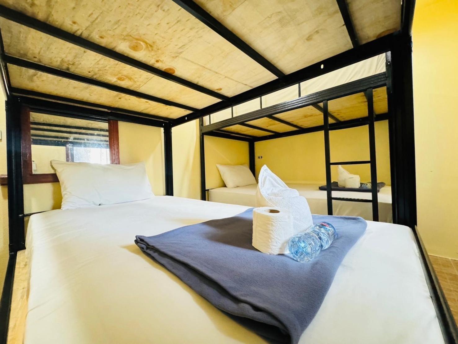 U'Re Holitel Hotel Hatrin Kültér fotó