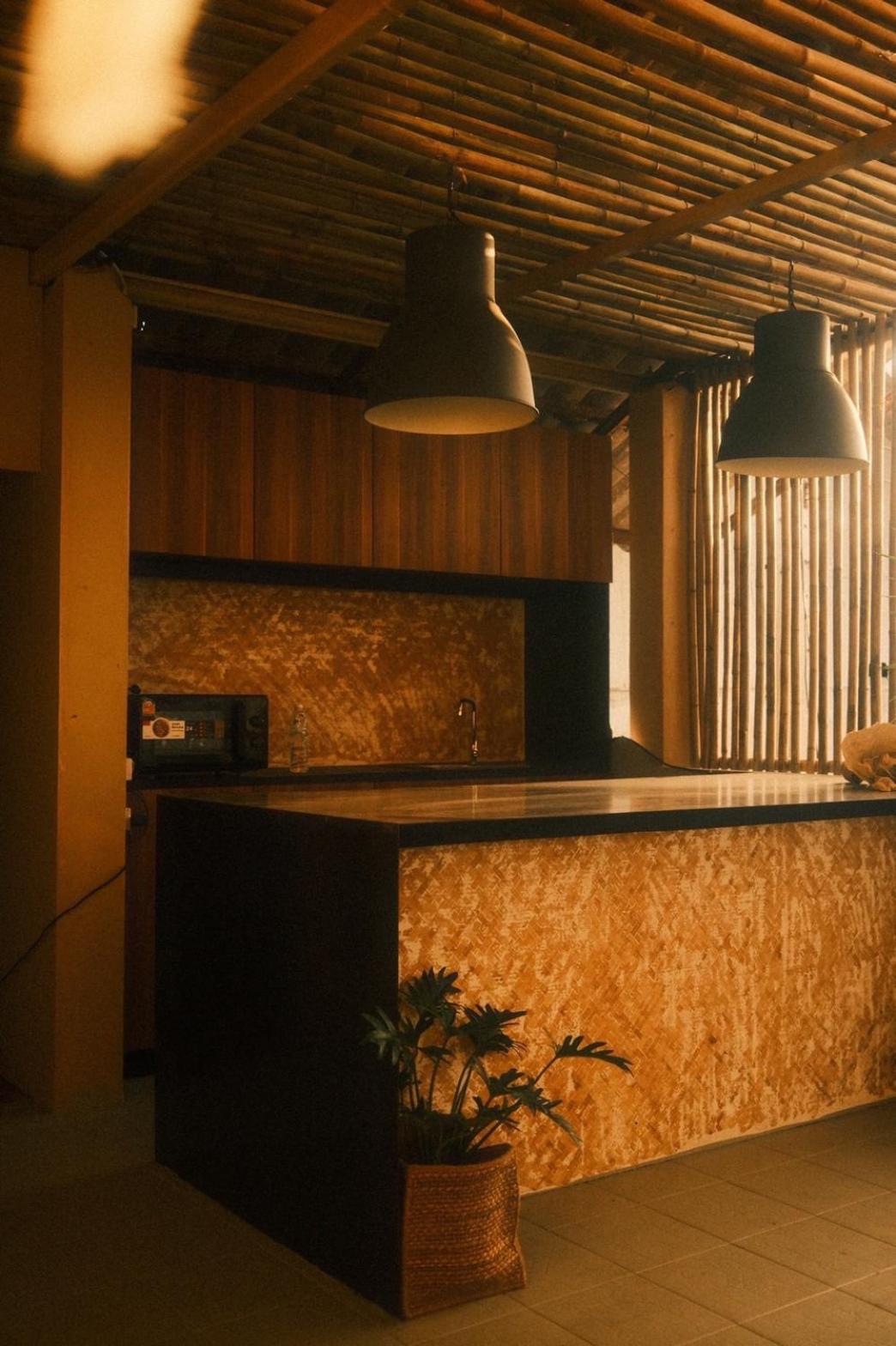U'Re Holitel Hotel Hatrin Kültér fotó
