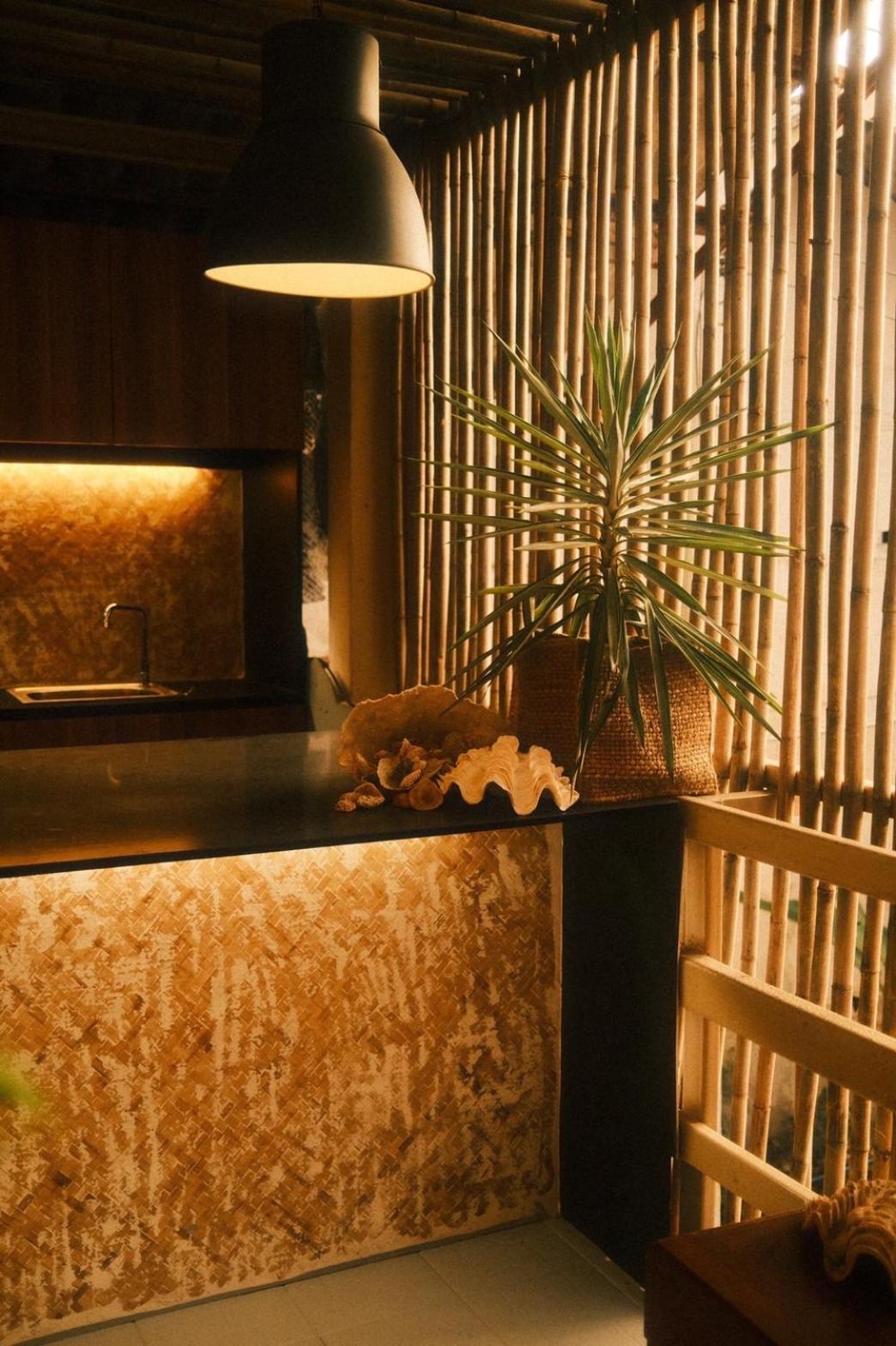 U'Re Holitel Hotel Hatrin Kültér fotó