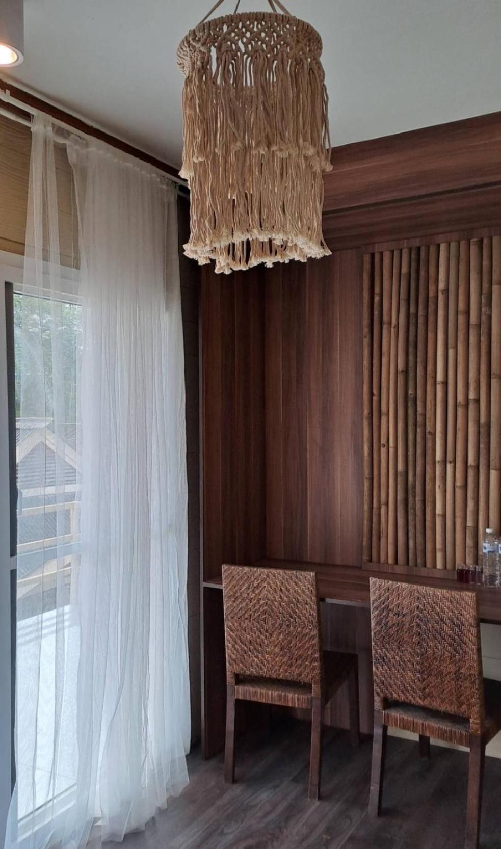 U'Re Holitel Hotel Hatrin Kültér fotó