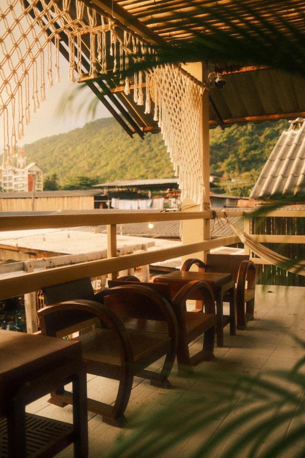 U'Re Holitel Hotel Hatrin Kültér fotó