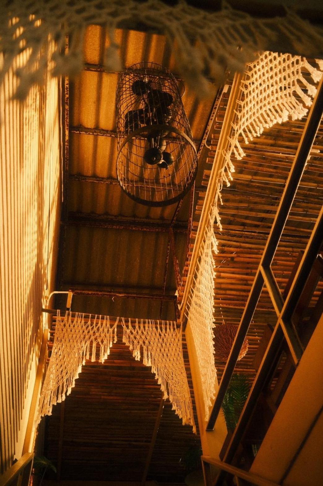 U'Re Holitel Hotel Hatrin Kültér fotó