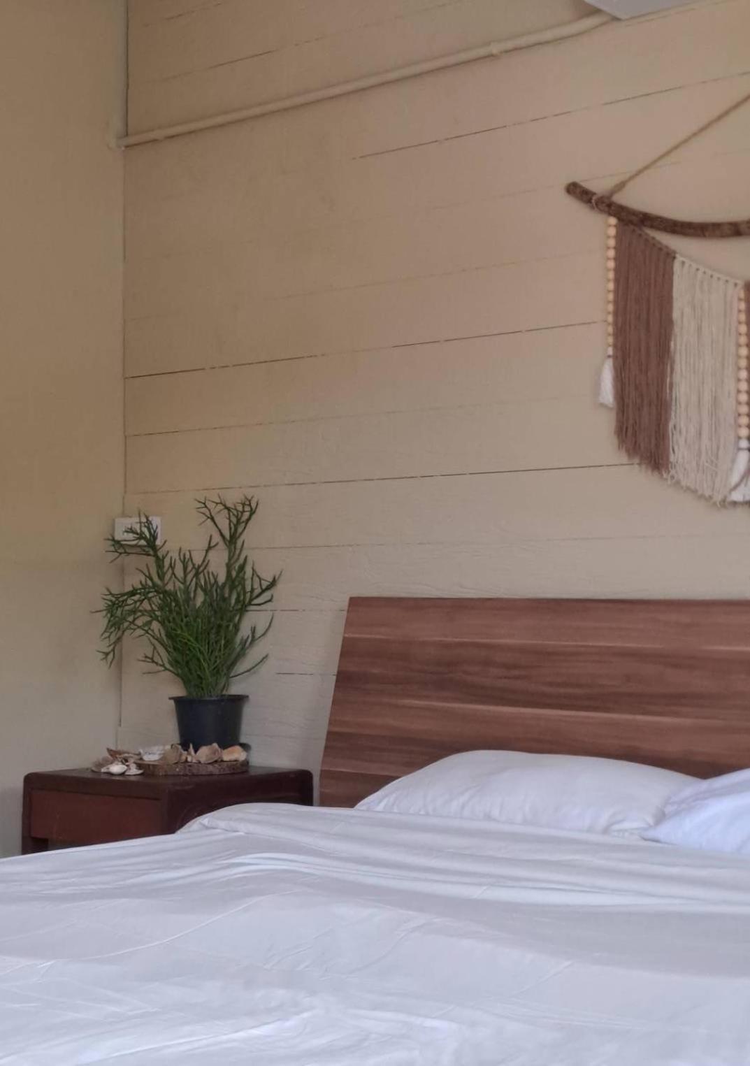 U'Re Holitel Hotel Hatrin Kültér fotó