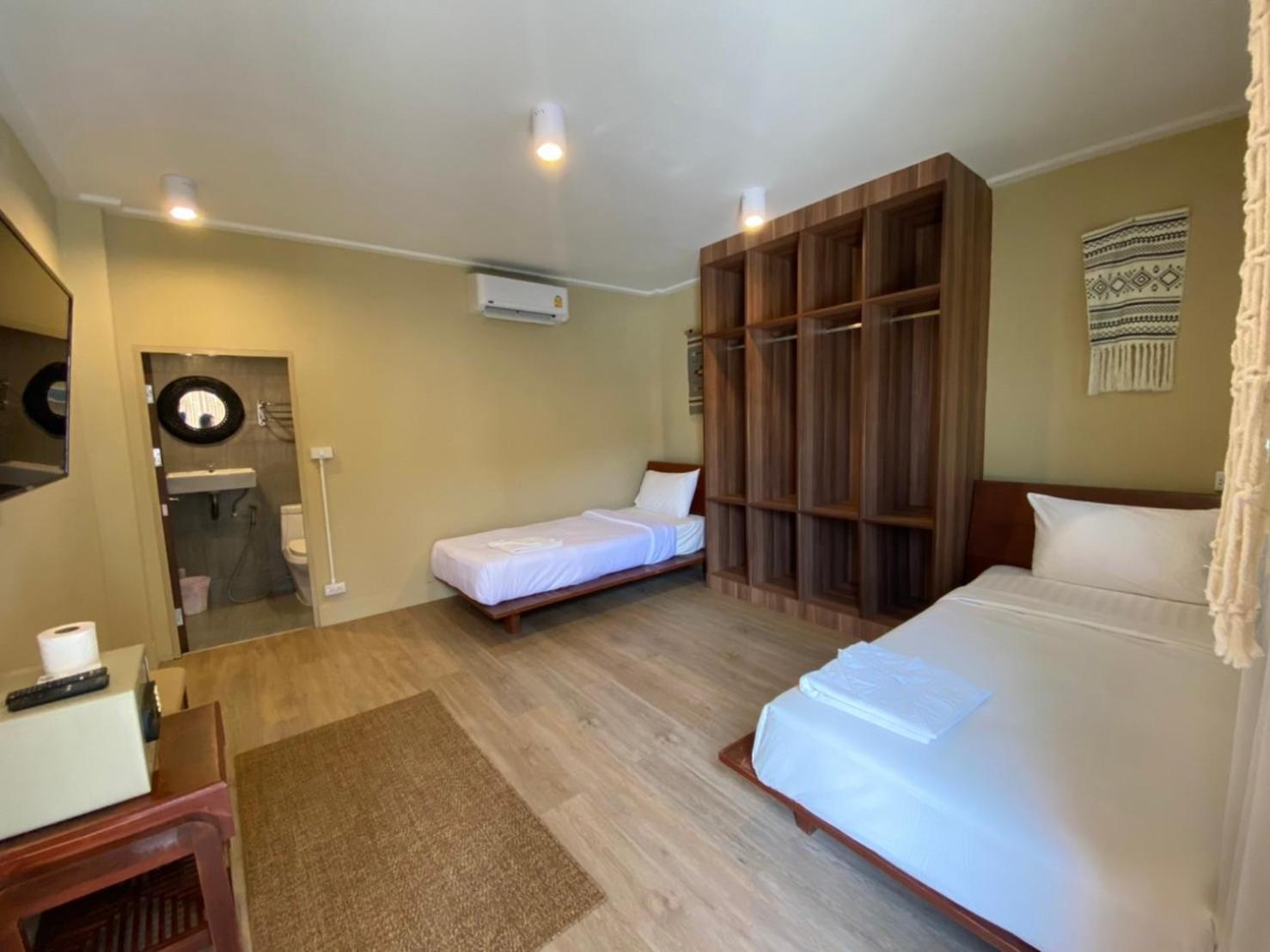 U'Re Holitel Hotel Hatrin Kültér fotó