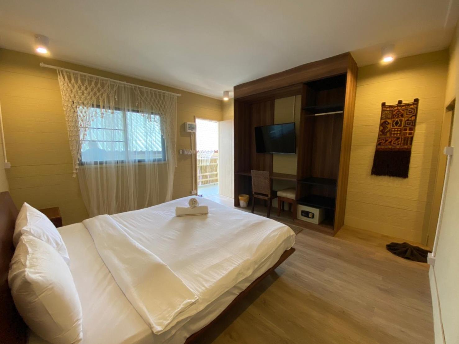 U'Re Holitel Hotel Hatrin Kültér fotó