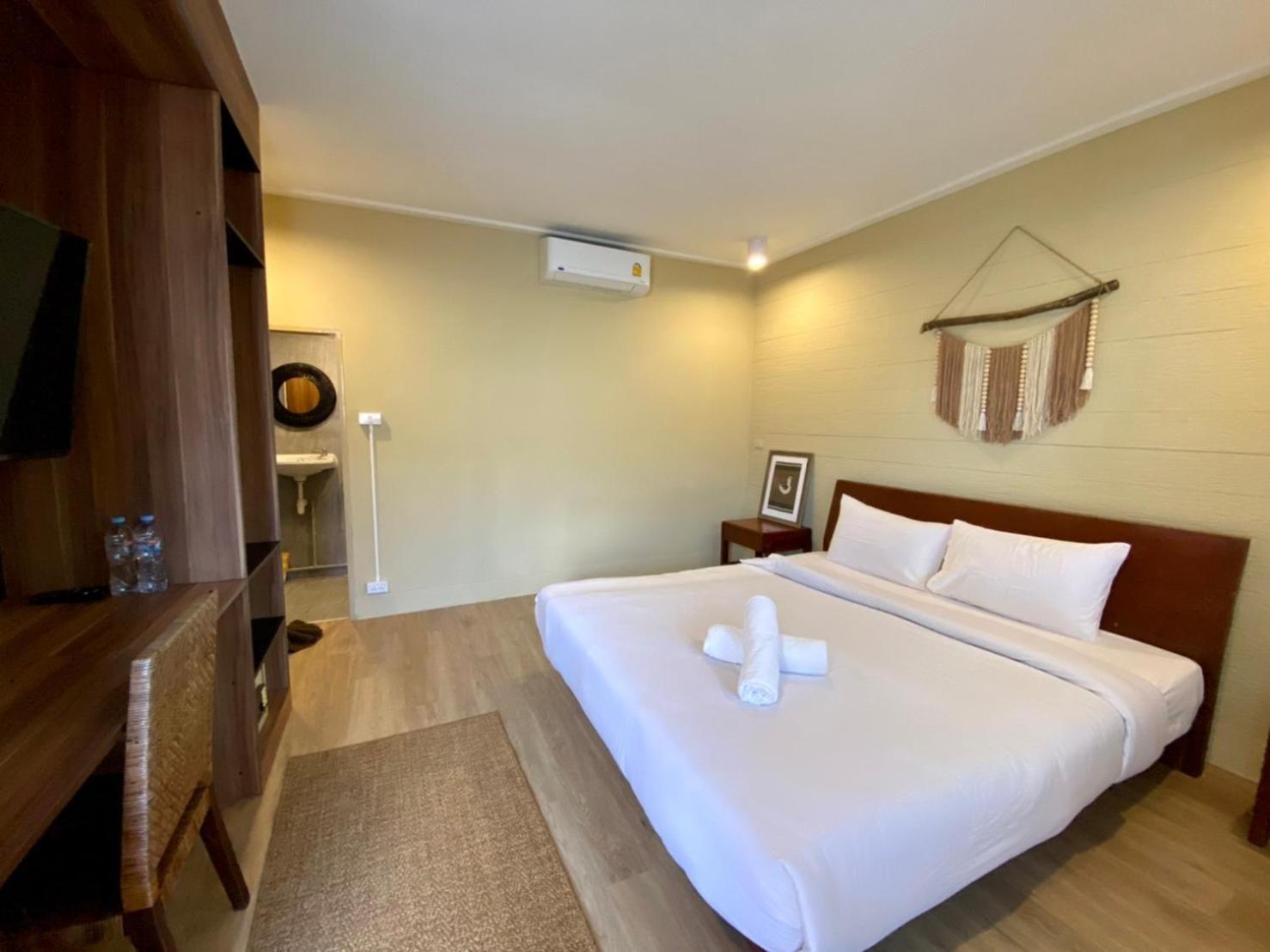 U'Re Holitel Hotel Hatrin Kültér fotó