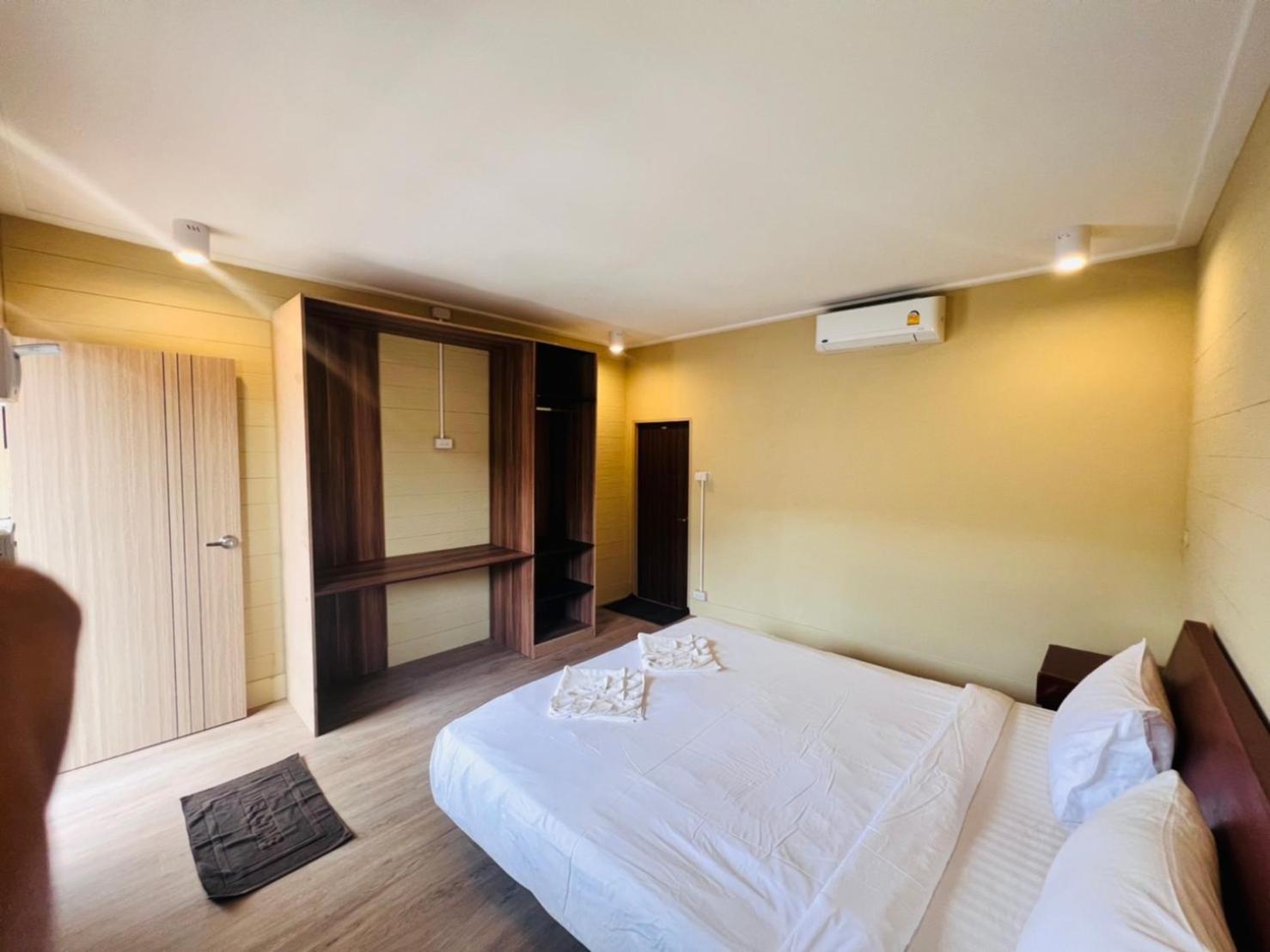 U'Re Holitel Hotel Hatrin Szoba fotó